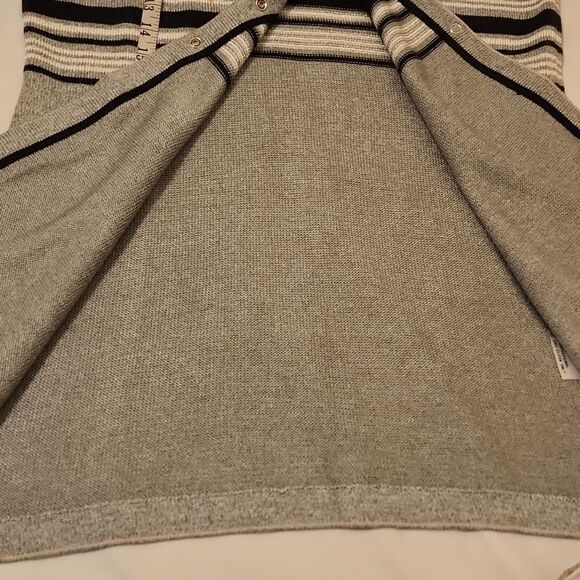 - ST.JOHN Cream, gray and black  cardigan gold buttons - Picture 8 of 14